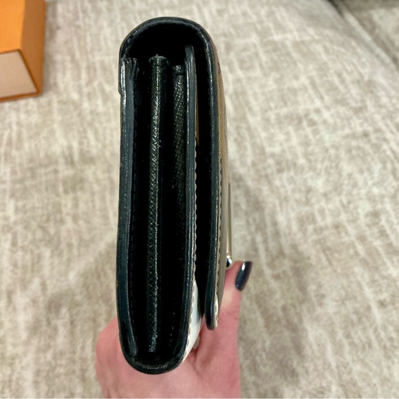 ✨💎LIMITED EDITION💎✨LOUIS VUITTON NEAPOLITAN TWIST WALLET FULL INCLUSION W/ CHAIN - Picture 9 of 11